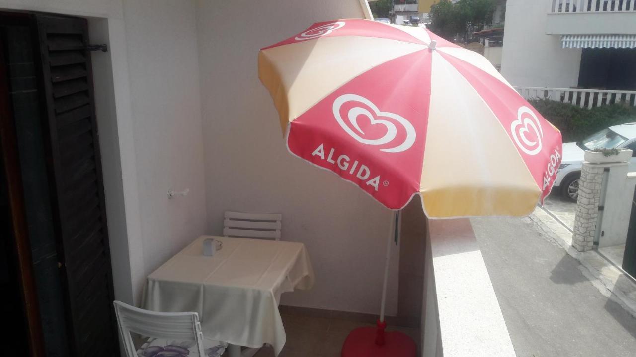 Apartments And Rooms By The Sea Sutivan, Brac - 2943 Exterior foto