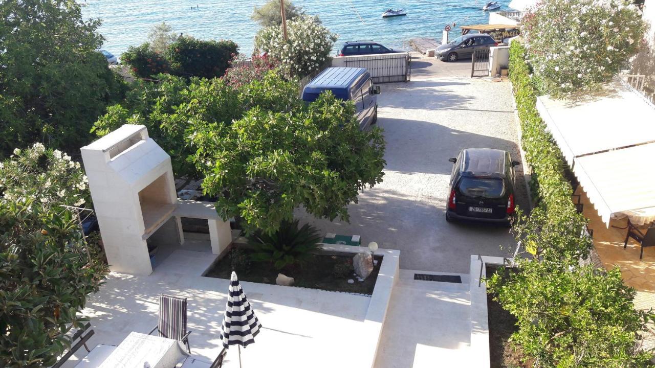 Apartments And Rooms By The Sea Sutivan, Brac - 2943 Exterior foto